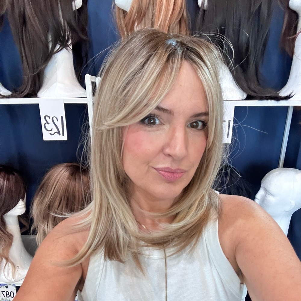 324 16” Ash Blonde long Straight Layered Bob Women's Wig
